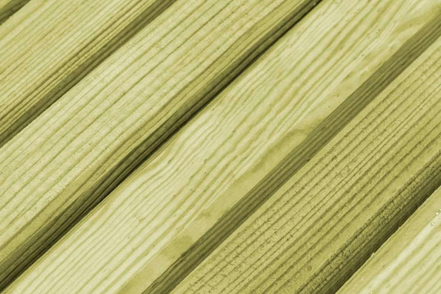 Trykimprægneret træ er genialt, hvor en konstruktion er i direkte berøring med jord eller vand. Trykimprægneret træ er genialt, hvor en konstruktion er i direkte berøring med jord eller vand.